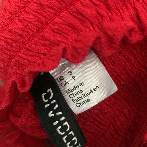 Red off the shoulder crop top - Picture 2 of 2